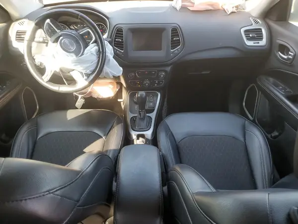3C4NJDBB5KT776588 2019 JEEP COMPASS - Image 8