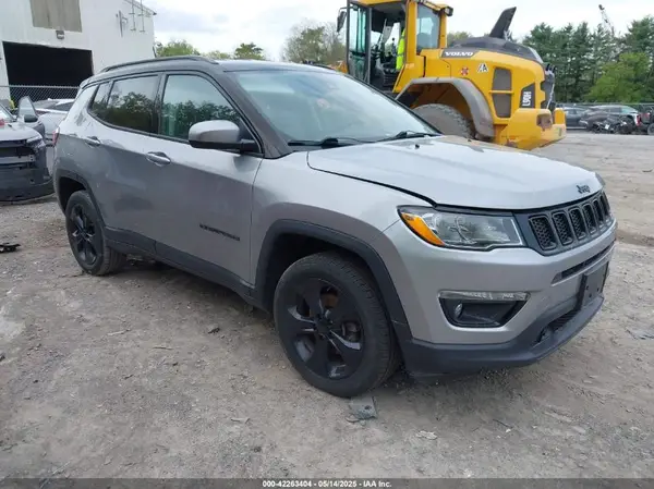 3C4NJDBB5KT782858 2019 JEEP COMPASS - Image 1