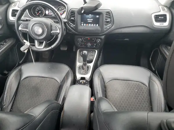 3C4NJDBB5KT786585 2019 JEEP COMPASS - Image 8