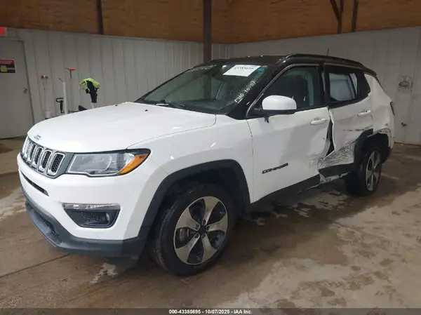 3C4NJDBB5KT806950 2019 JEEP COMPASS - Image 2