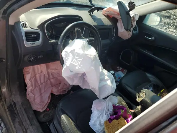 3C4NJDBB5KT807046 2019 JEEP COMPASS - Image 8