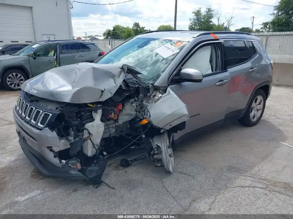 3C4NJDBB5KT813395 2019 JEEP COMPASS - Image 2
