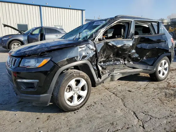 3C4NJDBB5KT813736 2019 JEEP COMPASS - Image 1