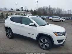 3C4NJDBB5KT835123 2019 JEEP COMPASS