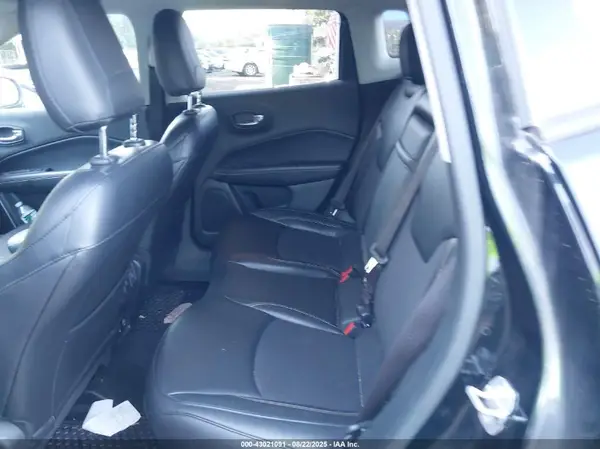 3C4NJDBB5KT836014 2019 JEEP COMPASS - Image 8