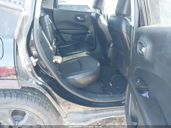 3C4NJDBB5KT840046 2019 JEEP COMPASS - Image 8