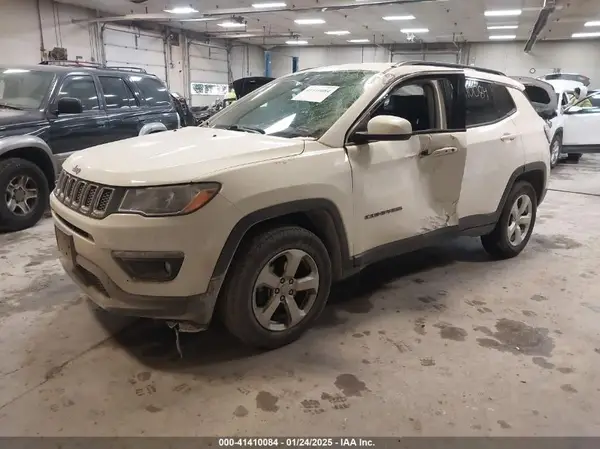 3C4NJDBB5KT847546 2019 JEEP COMPASS - Image 2