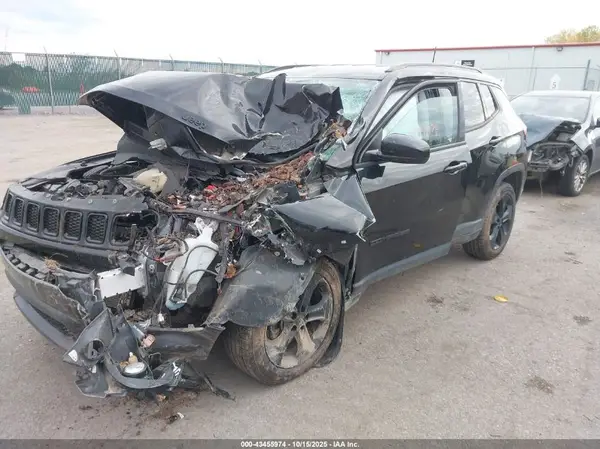 3C4NJDBB5LT112261 2020 JEEP COMPASS - Image 2