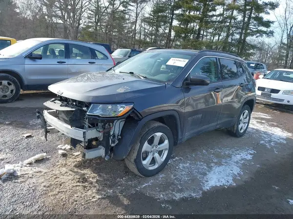 3C4NJDBB5LT135409 2020 JEEP COMPASS - Image 2