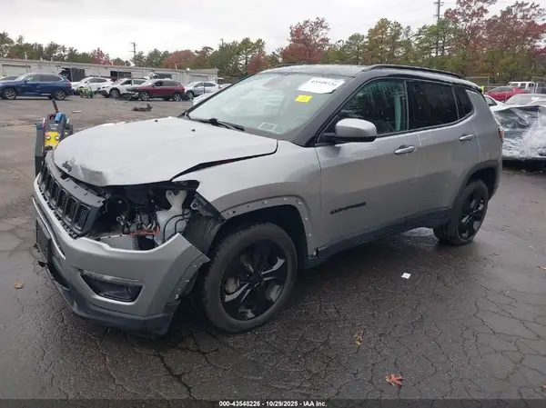 3C4NJDBB5LT157233 2020 JEEP COMPASS - Image 2