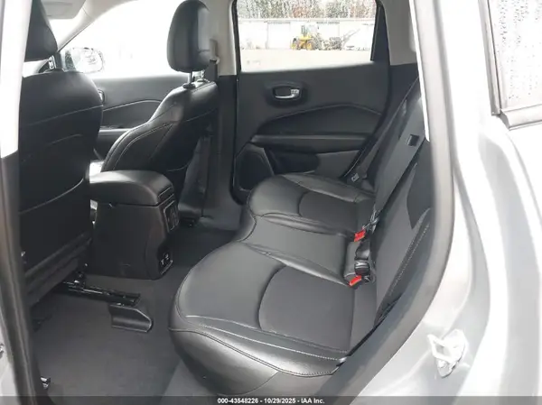 3C4NJDBB5LT157233 2020 JEEP COMPASS - Image 8