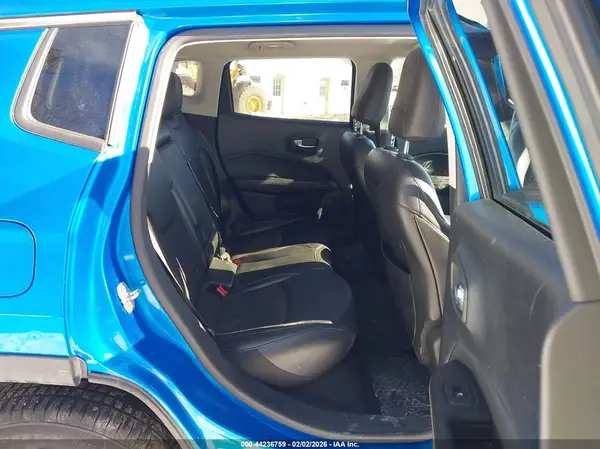 3C4NJDBB5LT165235 2020 JEEP COMPASS - Image 8