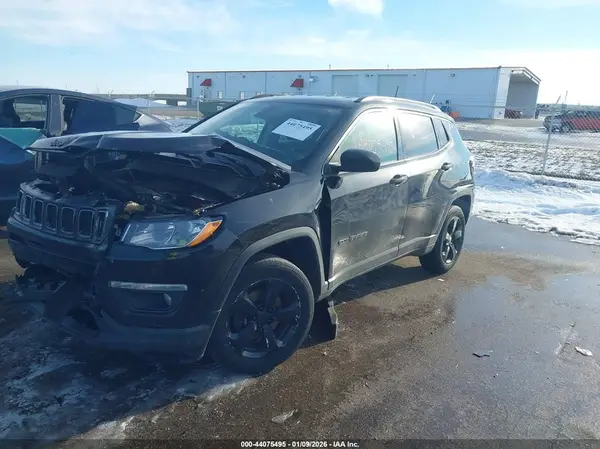 3C4NJDBB5LT255887 2020 JEEP COMPASS - Image 2