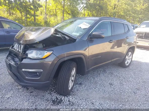 3C4NJDBB5MT530353 2021 JEEP COMPASS - Image 2