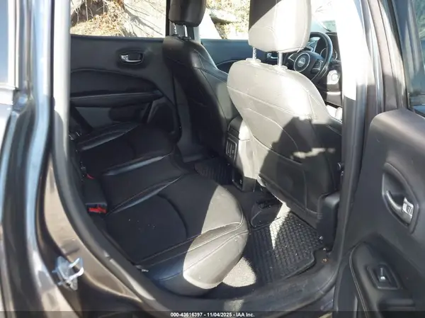 3C4NJDBB5MT547900 2021 JEEP COMPASS - Image 8