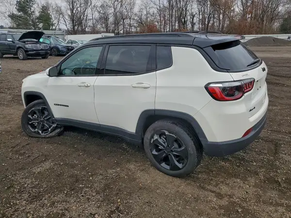 3C4NJDBB5MT557729 2021 JEEP COMPASS - Image 2