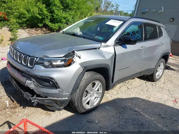 3C4NJDBB5NT104602 2022 JEEP COMPASS - Image 2