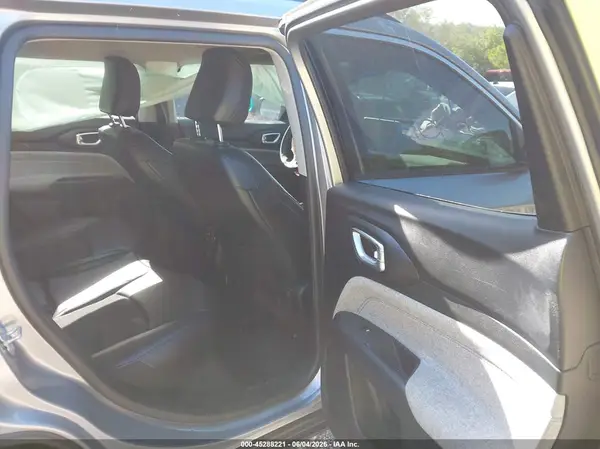 3C4NJDBB5NT104602 2022 JEEP COMPASS - Image 8