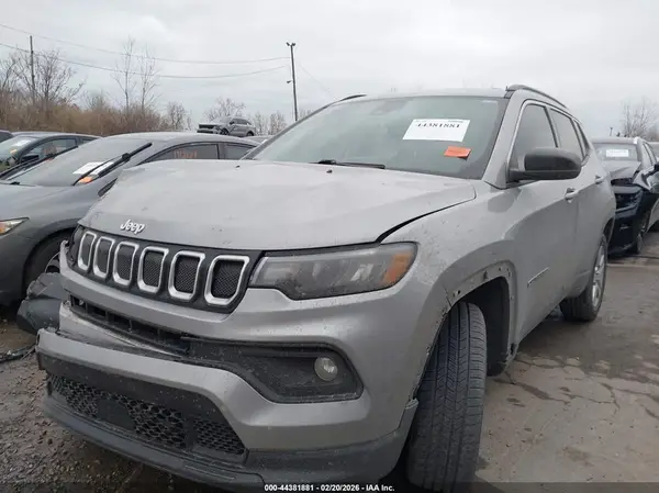 3C4NJDBB5NT110609 2022 JEEP COMPASS - Image 2