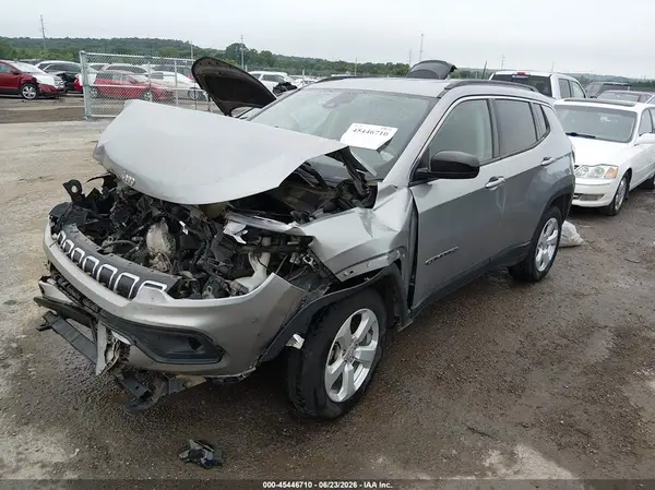 3C4NJDBB5NT132965 2022 JEEP COMPASS - Image 2