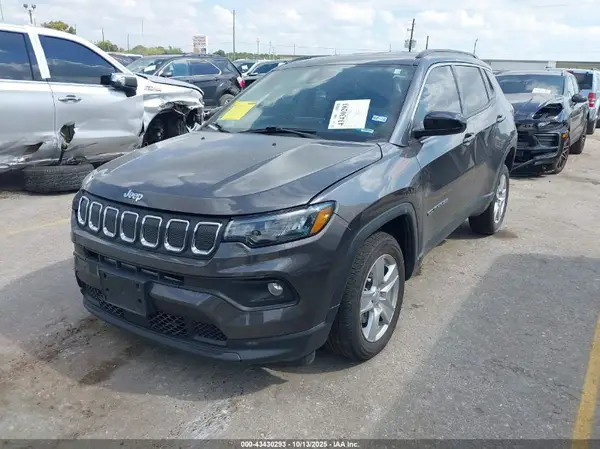 3C4NJDBB5NT165433 2022 JEEP COMPASS - Image 2