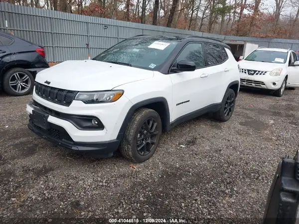 3C4NJDBB5NT184919 2022 JEEP COMPASS - Image 2