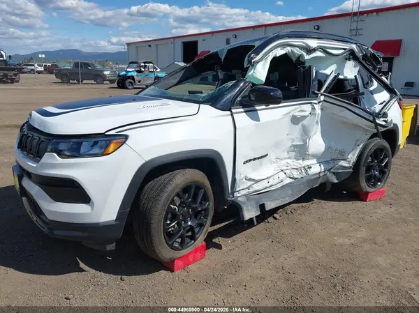 3C4NJDBB5NT203615 2022 JEEP COMPASS - Image 2