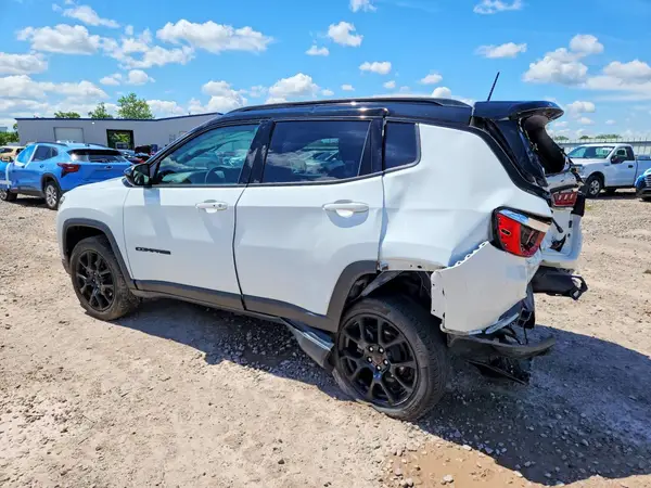 3C4NJDBB5NT207647 2022 JEEP COMPASS - Image 2