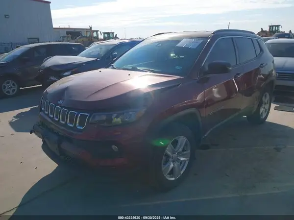 3C4NJDBB5NT215991 2022 JEEP COMPASS - Image 2