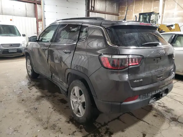 3C4NJDBB5NT216610 2022 JEEP COMPASS - Image 2