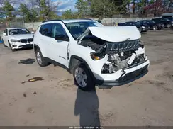 3C4NJDBB5NT221418 2022 JEEP COMPASS
