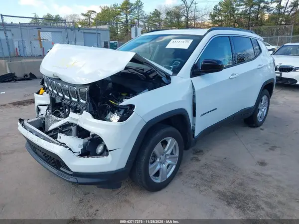 3C4NJDBB5NT221418 2022 JEEP COMPASS - Image 2