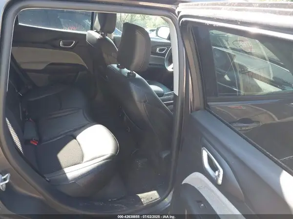 3C4NJDBB5NT231057 2022 JEEP COMPASS - Image 8