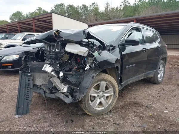 3C4NJDBB5NT234086 2022 JEEP COMPASS - Image 2