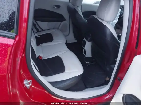 3C4NJDBB6HT624621 2017 JEEP COMPASS - Image 8