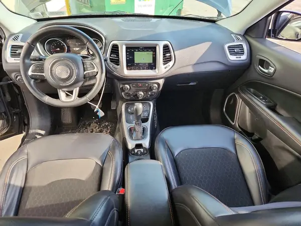 3C4NJDBB6HT628068 2017 JEEP COMPASS - Image 8