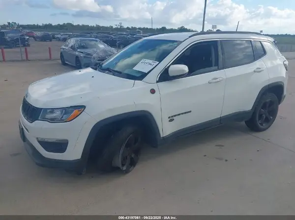 3C4NJDBB6HT641838 2017 JEEP COMPASS - Image 2