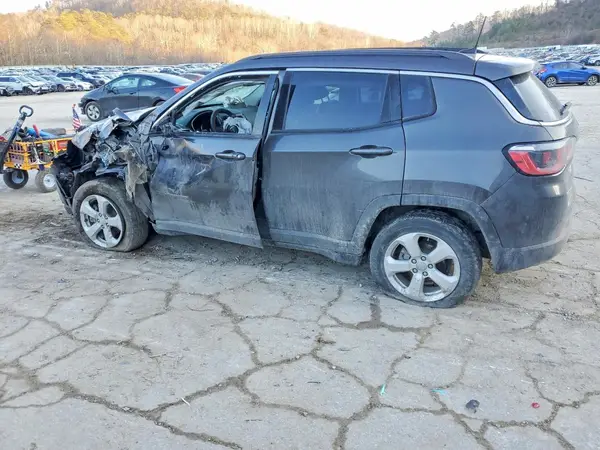 3C4NJDBB6HT641869 2017 JEEP COMPASS - Image 2