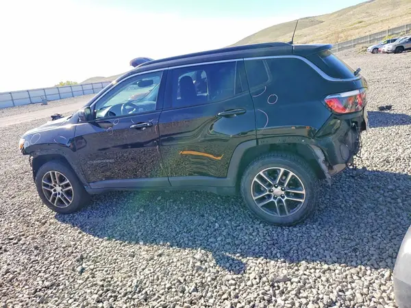 3C4NJDBB6HT646084 2017 JEEP COMPASS - Image 2