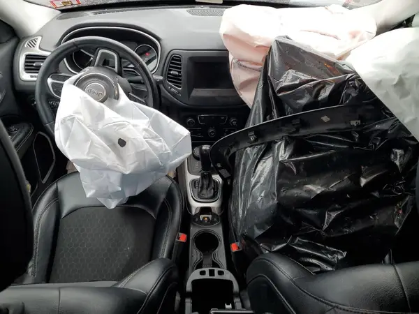 3C4NJDBB6HT660454 2017 JEEP COMPASS - Image 8