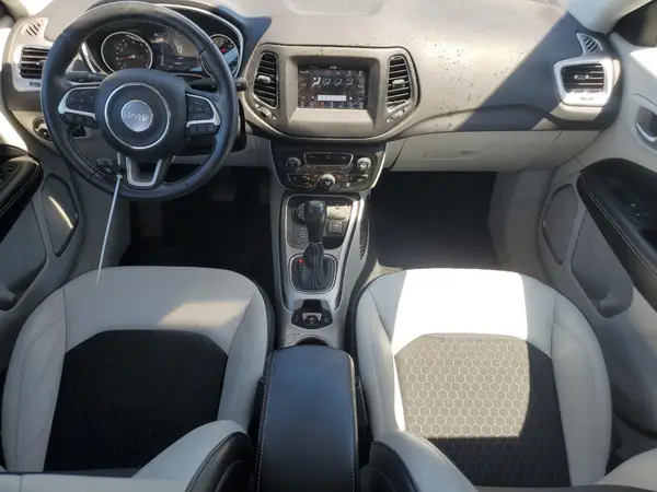 3C4NJDBB6HT672068 2017 JEEP COMPASS - Image 8