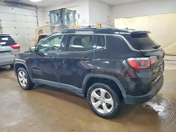 3C4NJDBB6HT679912 2017 JEEP COMPASS - Image 2