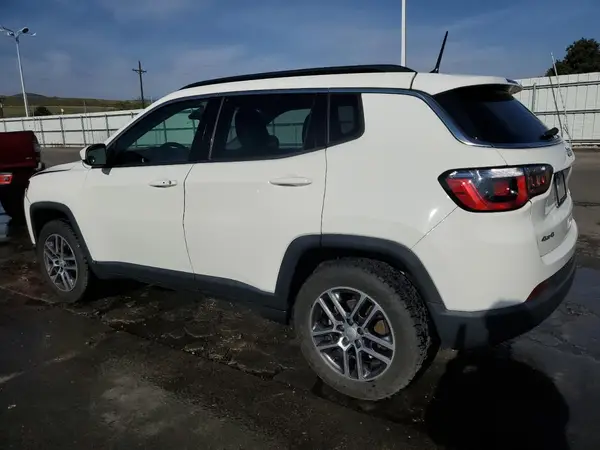3C4NJDBB6HT693017 2017 JEEP COMPASS - Image 2