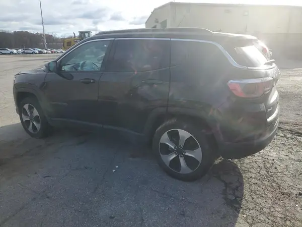 3C4NJDBB6JT101363 2018 JEEP COMPASS - Image 2
