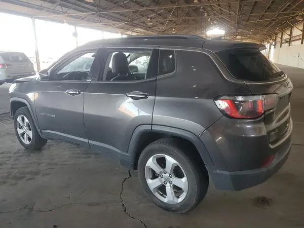 3C4NJDBB6JT103341 2018 JEEP COMPASS - Image 2