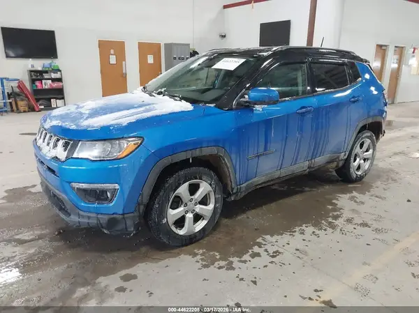 3C4NJDBB6JT103453 2018 JEEP COMPASS - Image 2