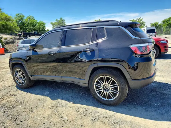 3C4NJDBB6JT104957 2018 JEEP COMPASS - Image 2
