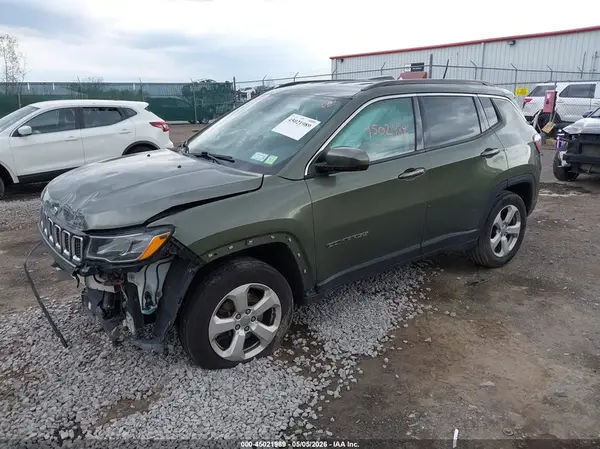 3C4NJDBB6JT108037 2018 JEEP COMPASS - Image 2