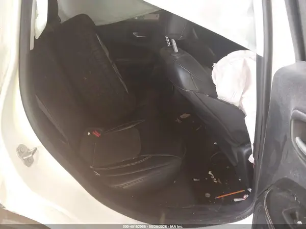 3C4NJDBB6JT114064 2018 JEEP COMPASS - Image 8