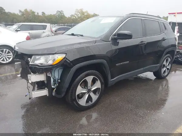 3C4NJDBB6JT115232 2018 JEEP COMPASS - Image 2